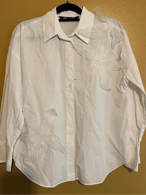 ZARA White Floral Applique Button-Down Shirt